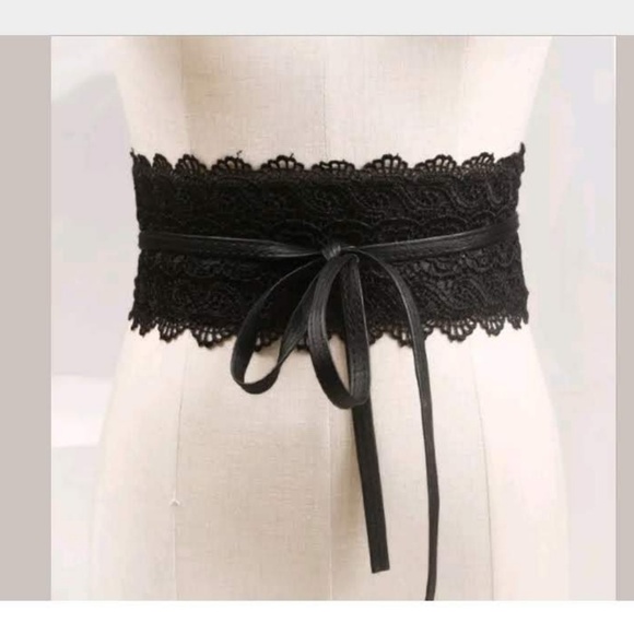 Accessories - NWT black wrap around belt lace crochet